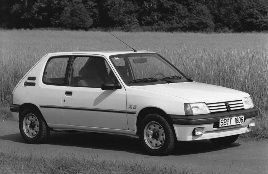  Peugeot 205 3-Door 1984 года  (фото 2 из 9)